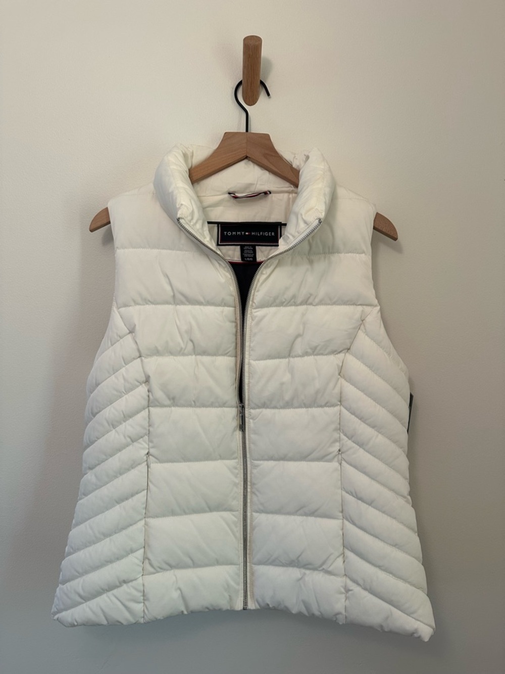 NWT Tommy Hilfiger Women’s Puffer Vest White Chic Posh
